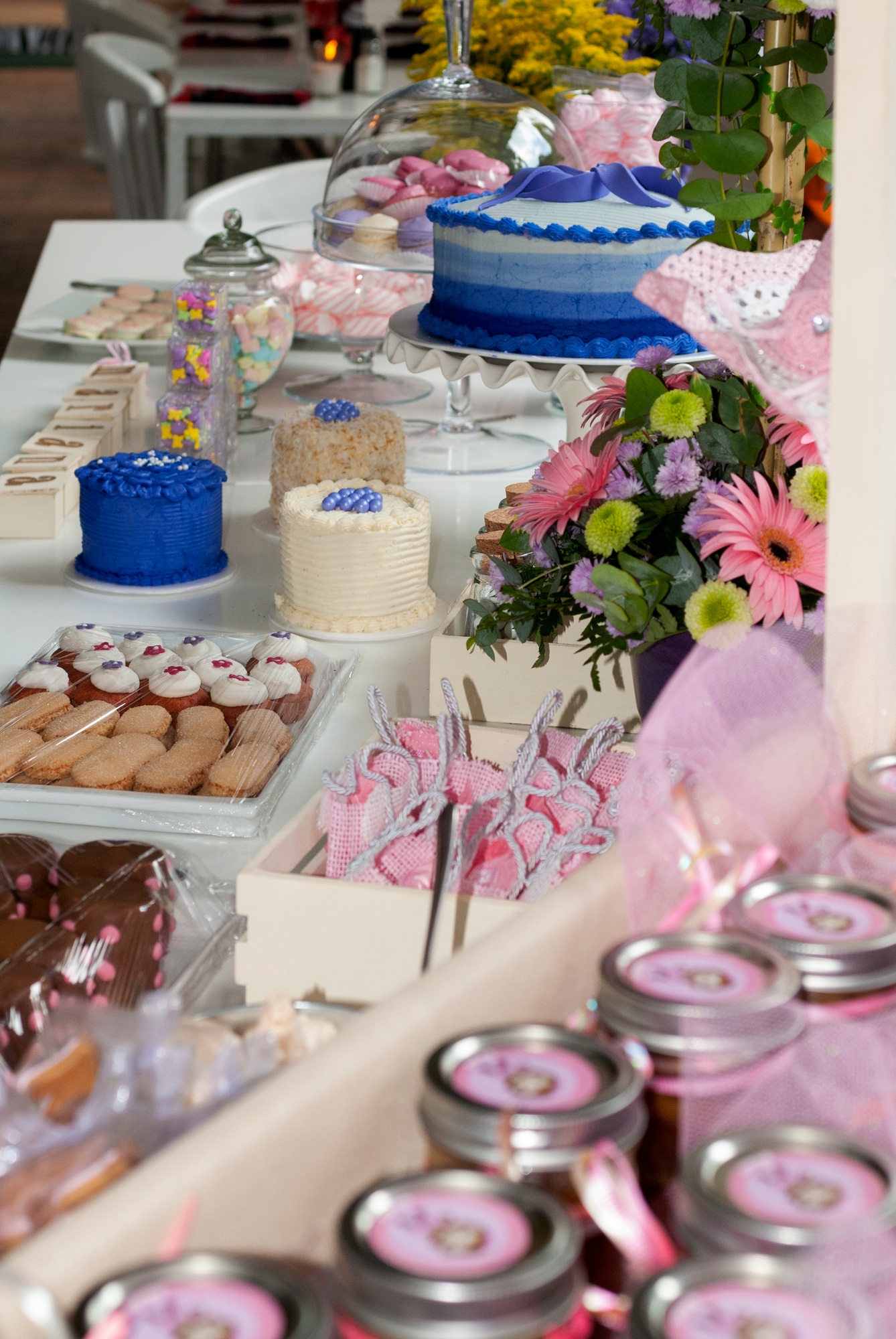 Table served in city hotel, birthday celebration, patisserie and themed decoration